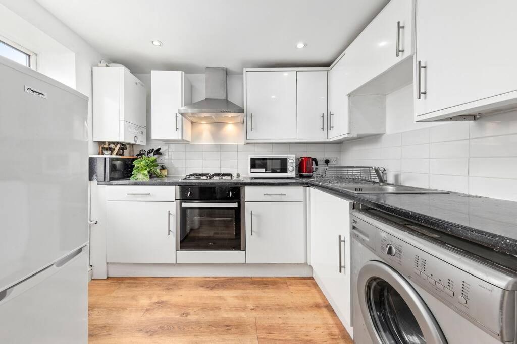 1Br Modern Flat On Edgware Rd Ed3 Appartement Londen Buitenkant foto